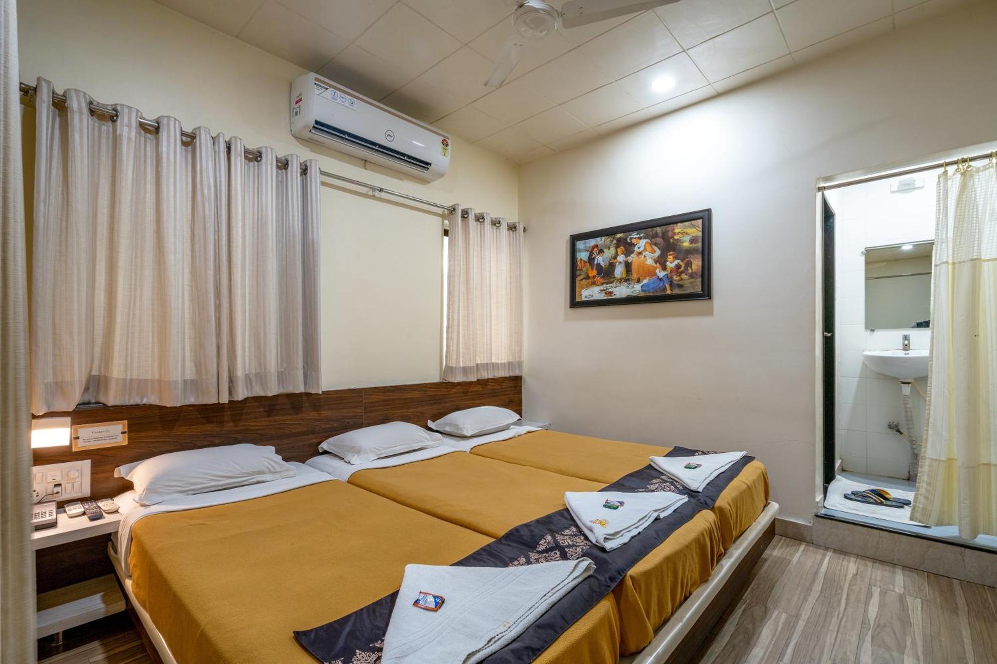 Tuljapur Hotel Darshan Executive מראה חיצוני תמונה