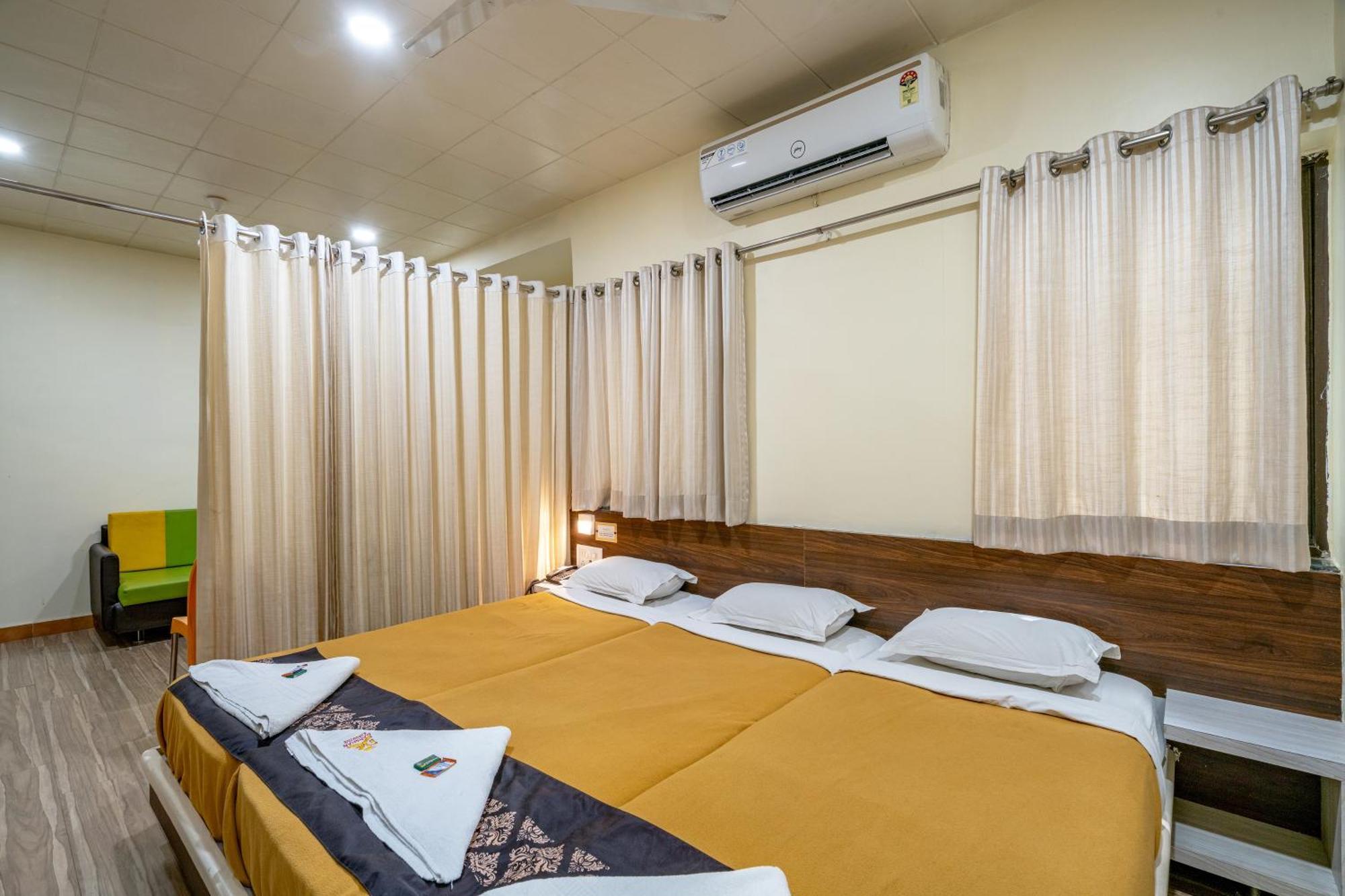 Tuljapur Hotel Darshan Executive מראה חיצוני תמונה