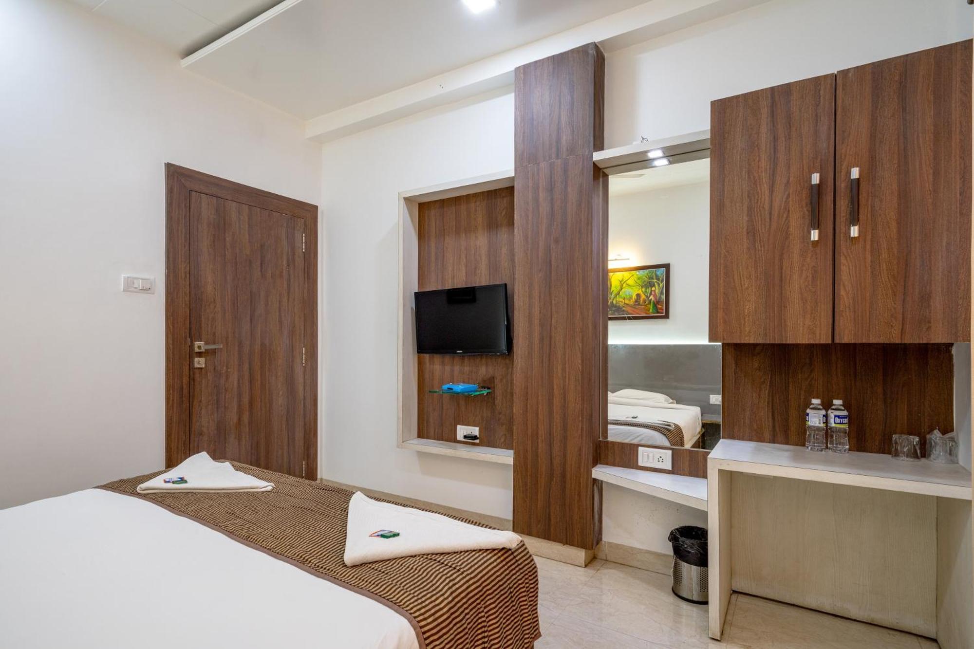 Tuljapur Hotel Darshan Executive מראה חיצוני תמונה