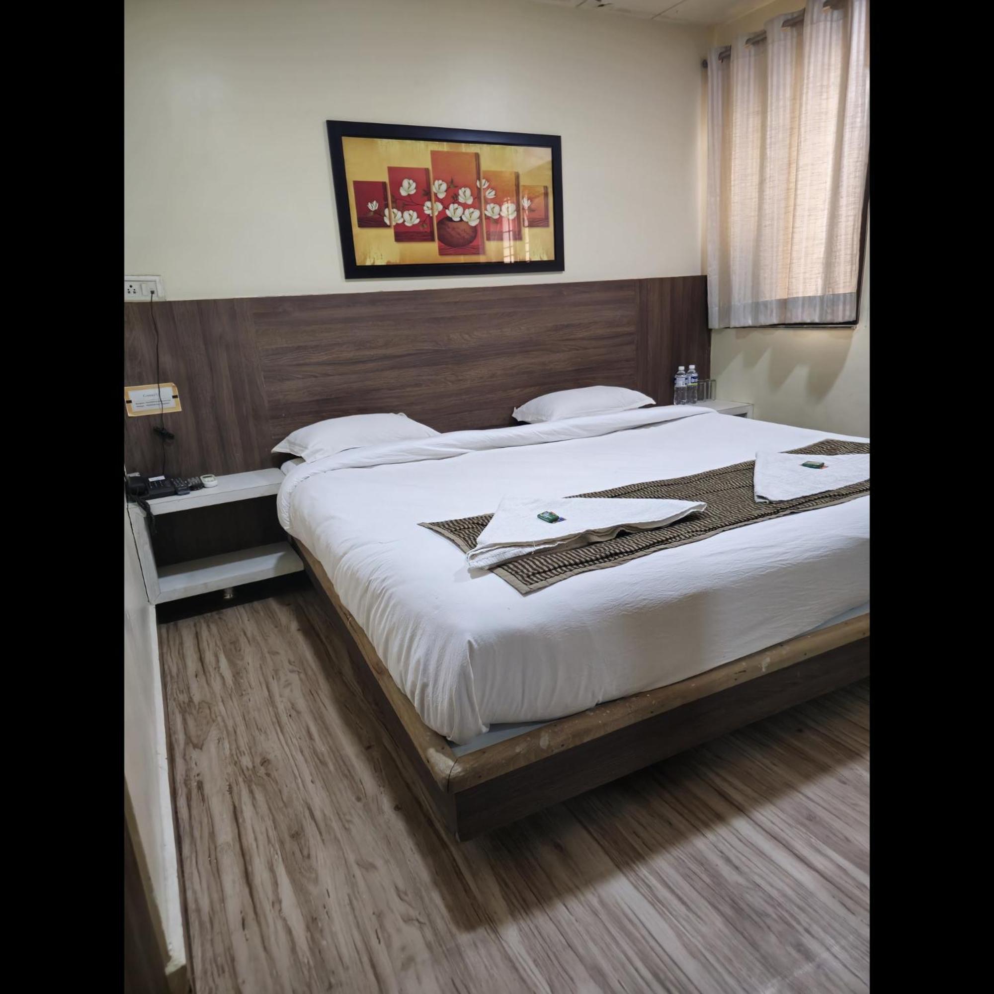 Tuljapur Hotel Darshan Executive מראה חיצוני תמונה