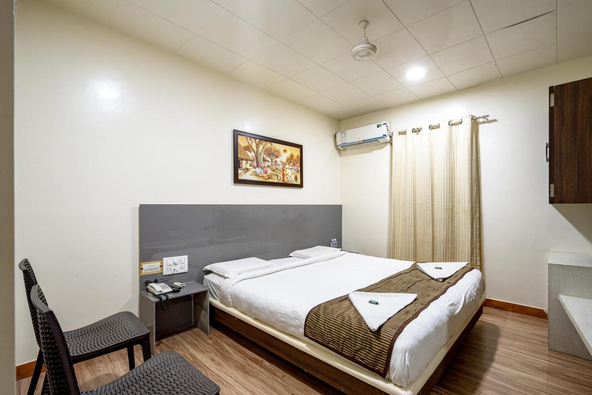 Tuljapur Hotel Darshan Executive מראה חיצוני תמונה