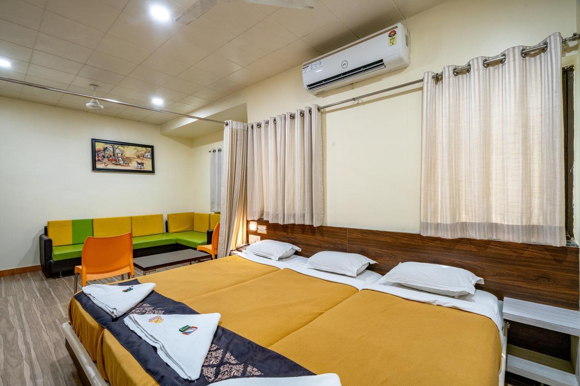 Tuljapur Hotel Darshan Executive מראה חיצוני תמונה