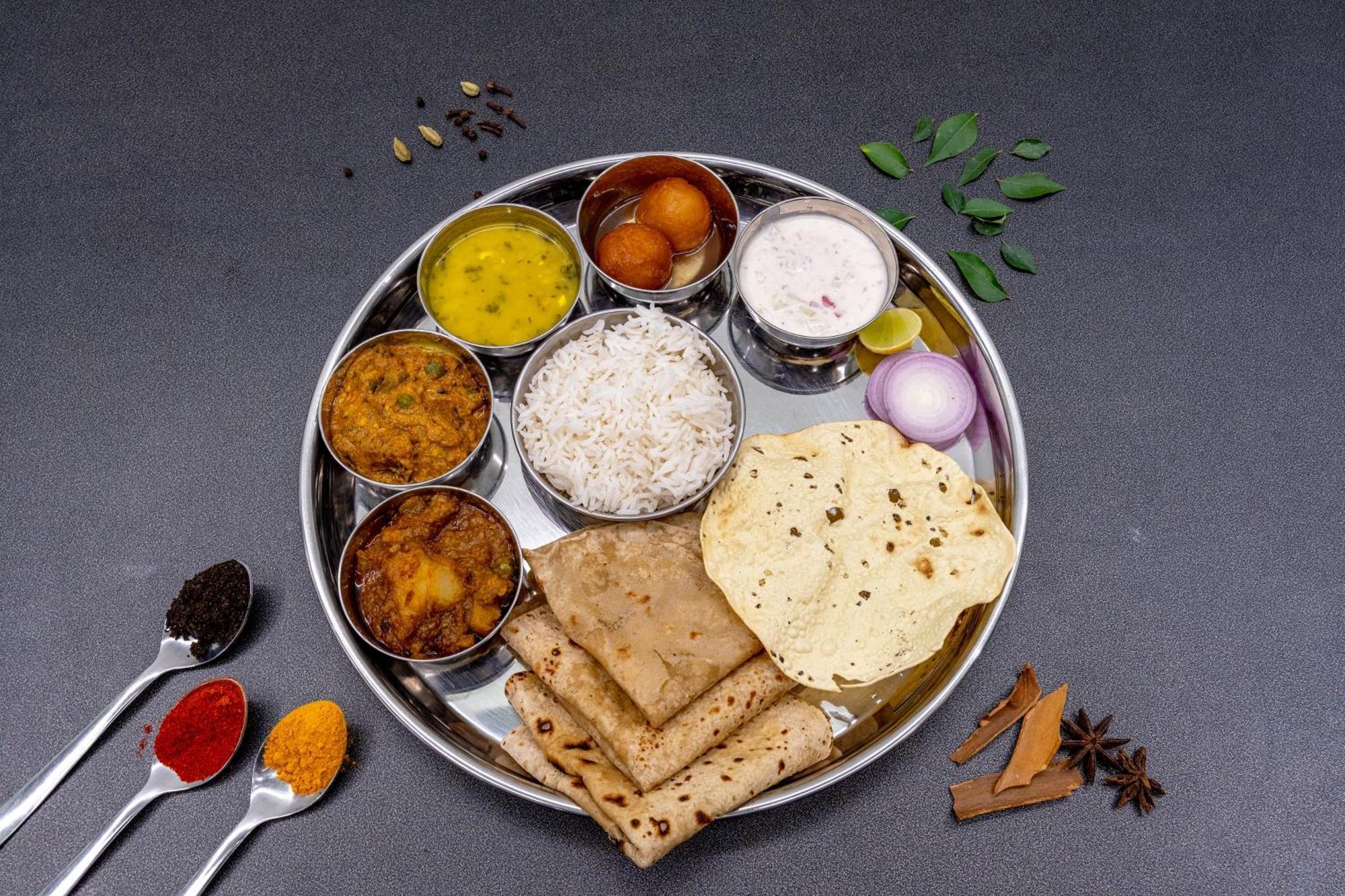 Tuljapur Hotel Darshan Executive מראה חיצוני תמונה