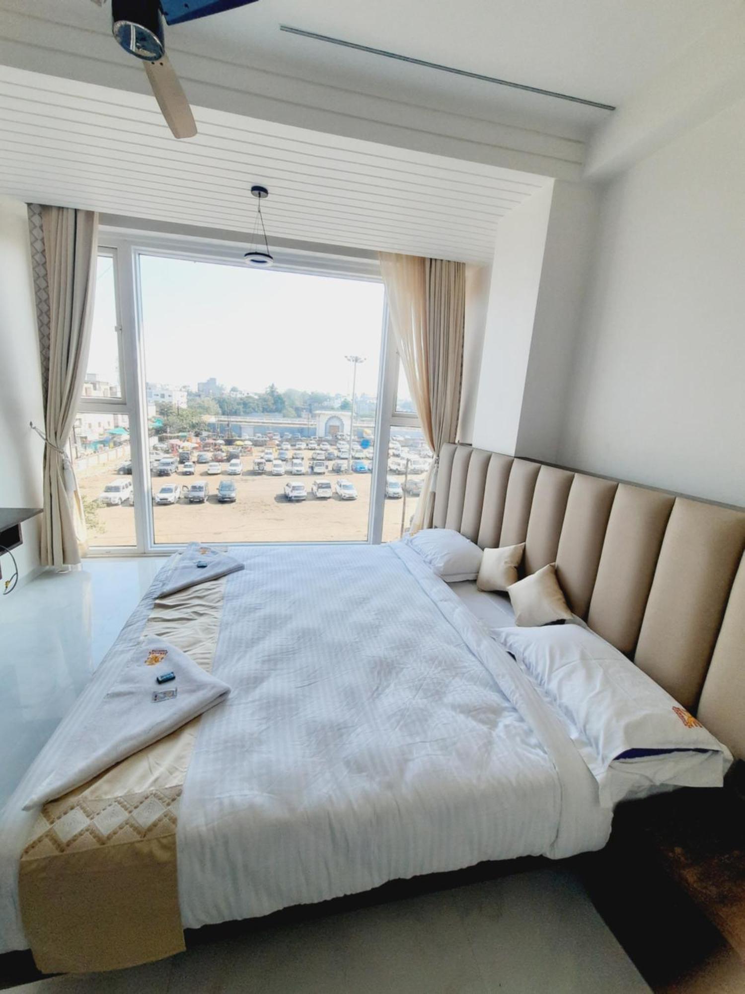 Tuljapur Hotel Darshan Executive מראה חיצוני תמונה